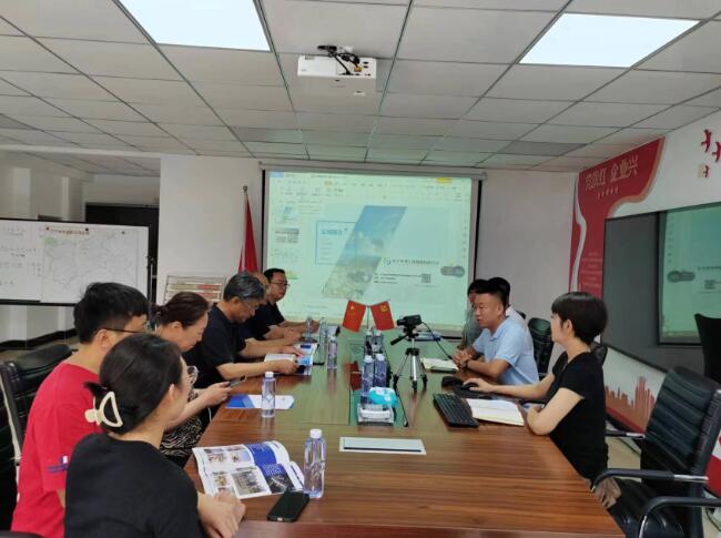遼寧省測(cè)繪地理信息學(xué)會(huì)理事長(zhǎng)楊國(guó)范、秘書長(zhǎng)高振東一行到公司參觀指導(dǎo)